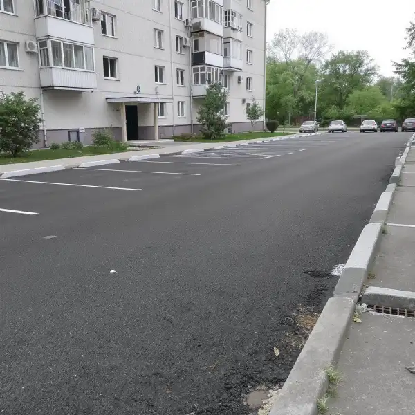 Уборка парковки у жилого дома - после уборки
